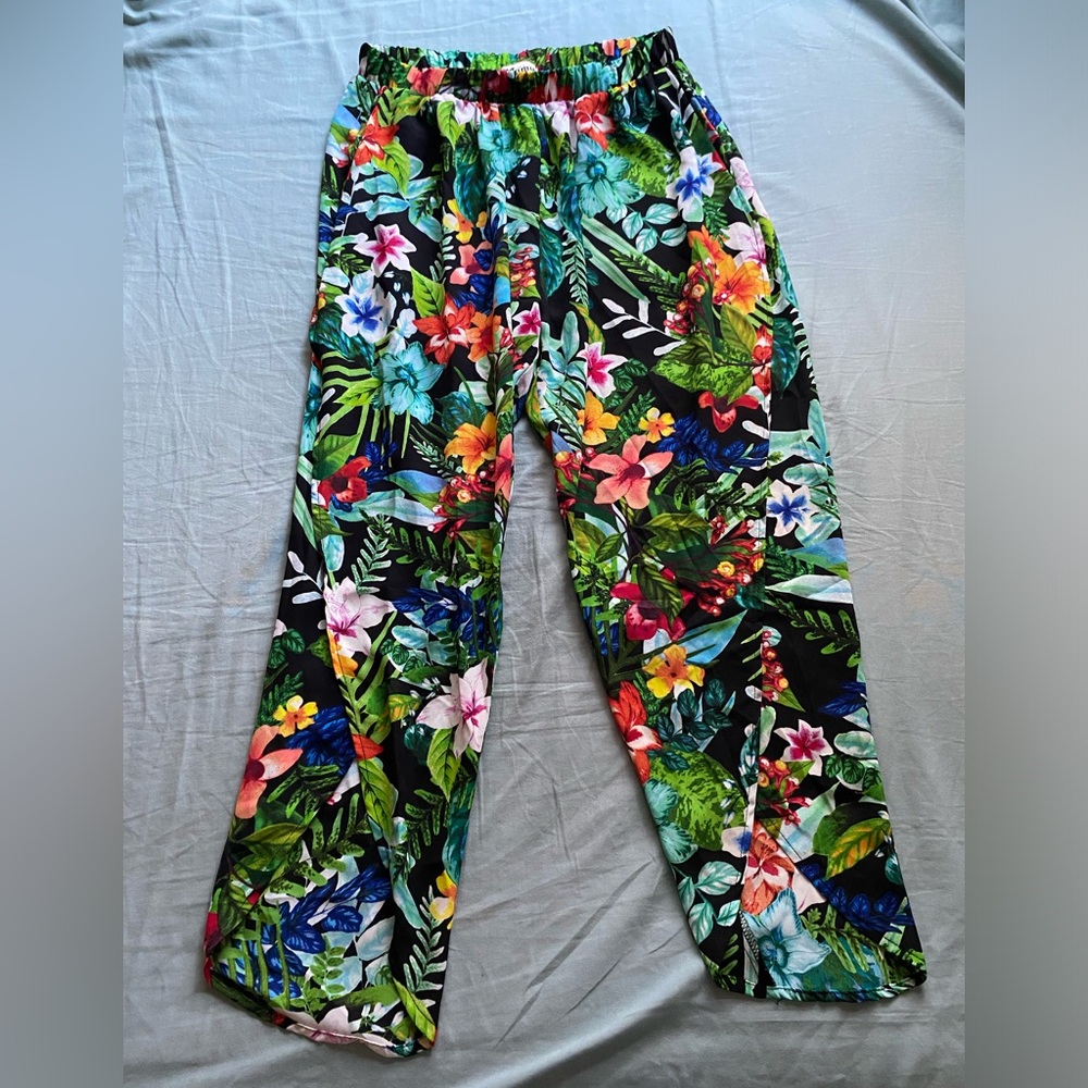 Show me your Mumu tropical love fest cropped pants small